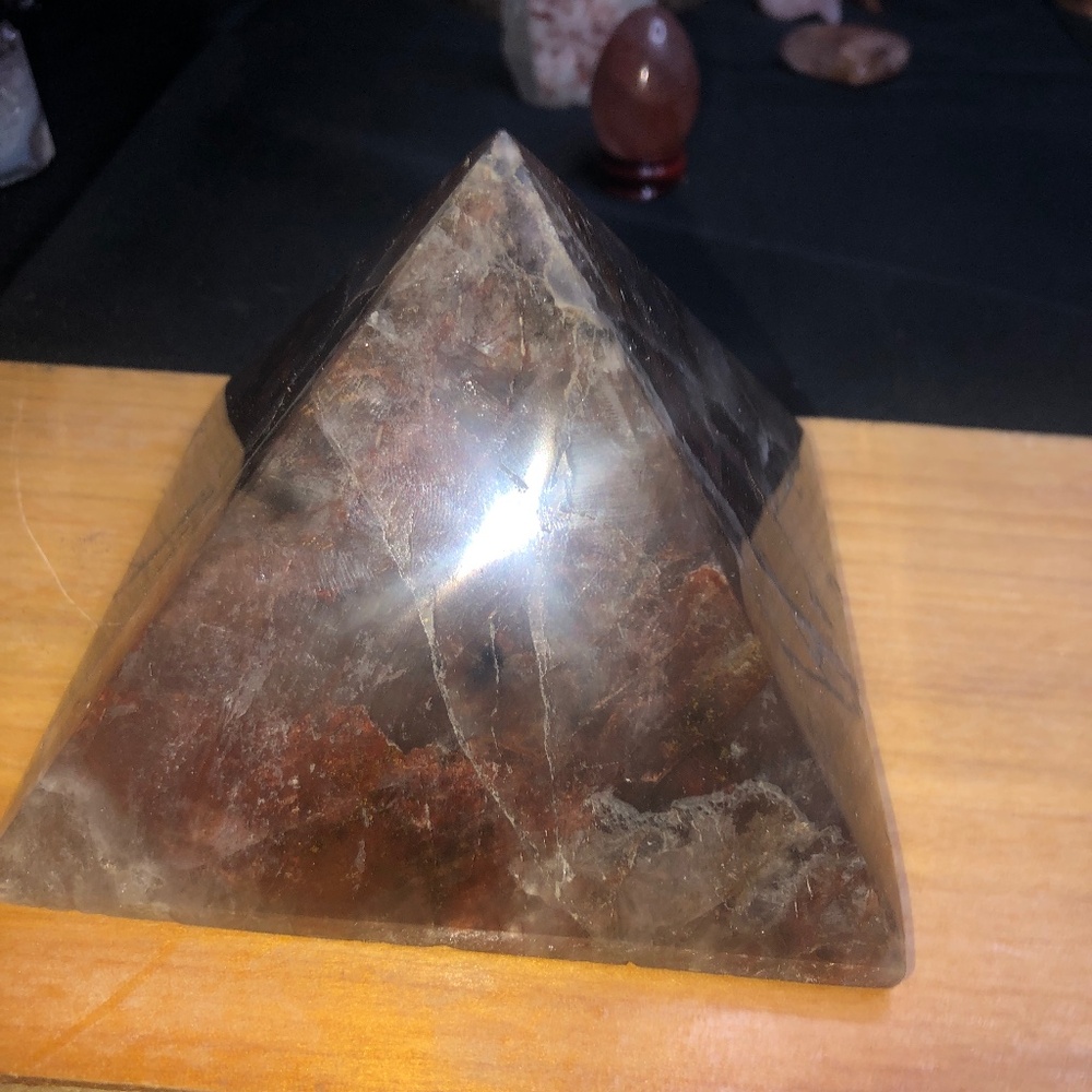 HEMATOID phantom quartz pyramid